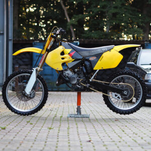 Suzuki-RM125-2000-2takt-te koop